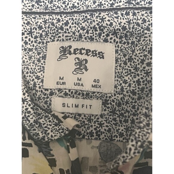 Recess Pineapples Summer Button Down Short Sleeve Men's Medium Slim Fit NWT New - Picture 4 of 8